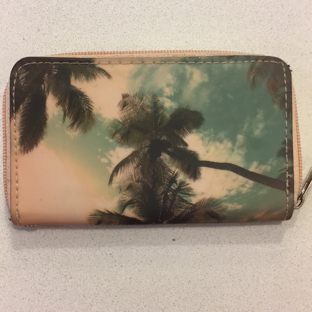 Claire’s wallet